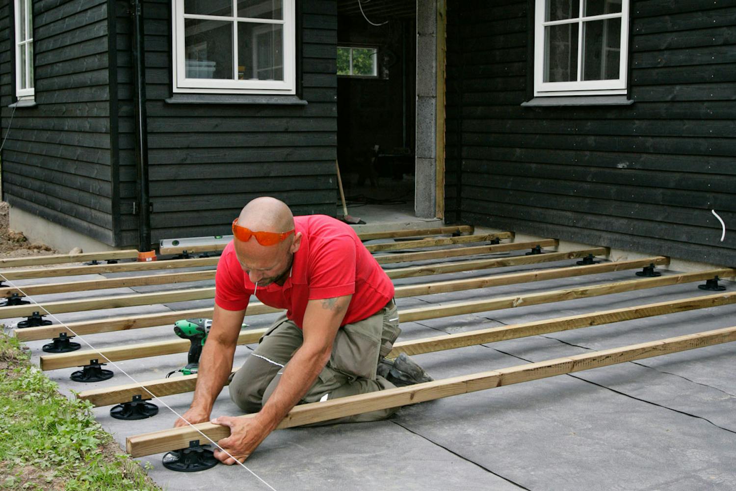 Mikä on sopiva etäisyys terassin koolauspuille? Mikä on sopiva etäisyys terassin koolauspuille?